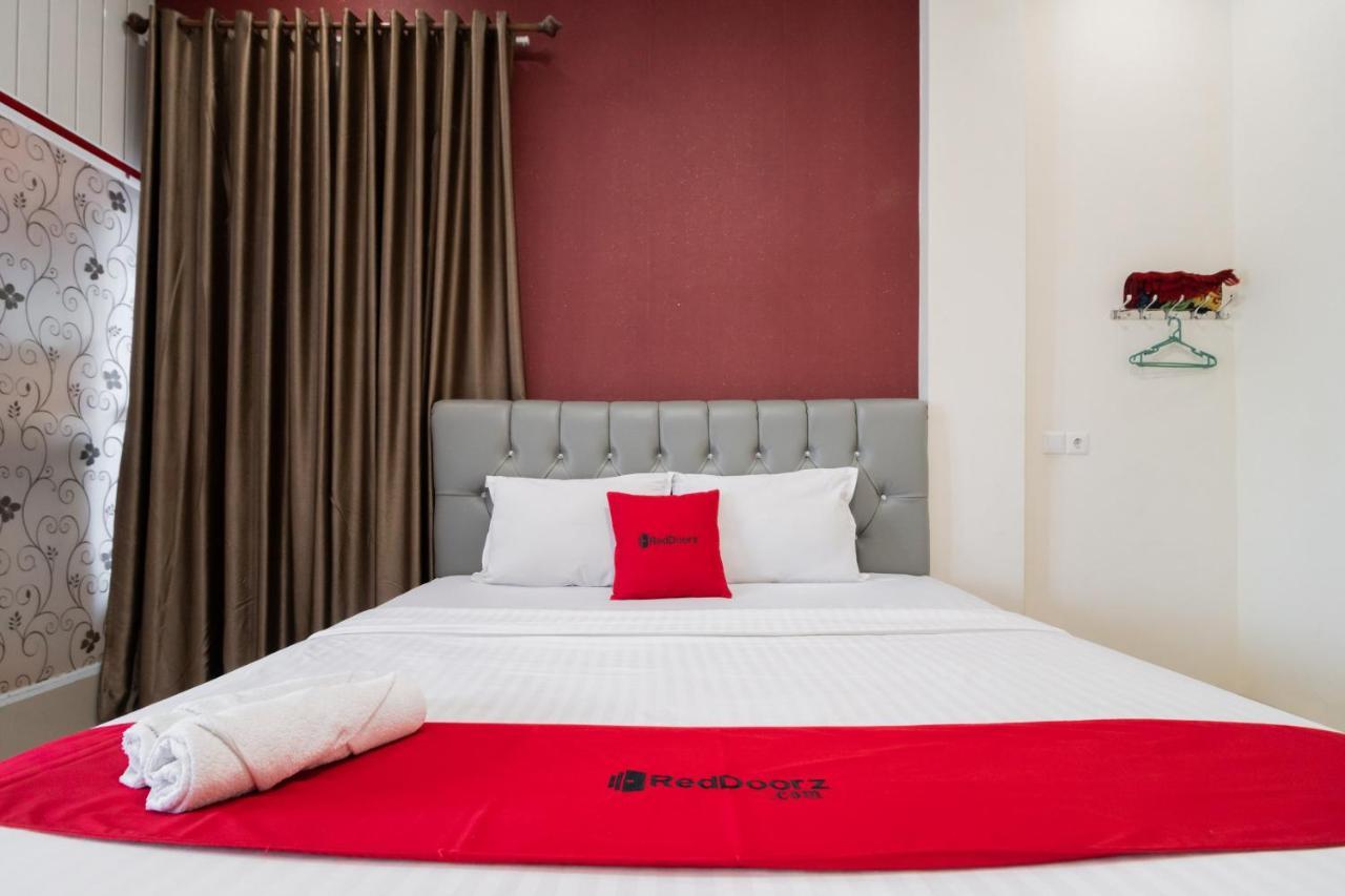 Hotel Reddoorz Syariah Near Minangkabau International Aiport Padang  Exterior foto